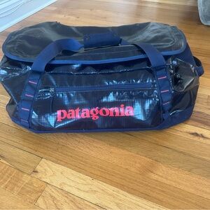 Patagonia Navy Blue Black Hole Duffel Bag